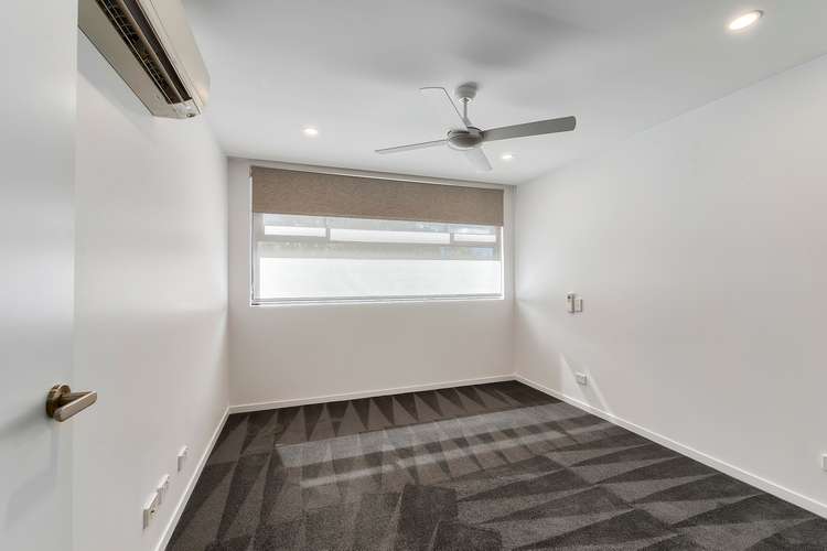 Fourth view of Homely apartment listing, 305/27 Ekibin Road, Annerley QLD 4103