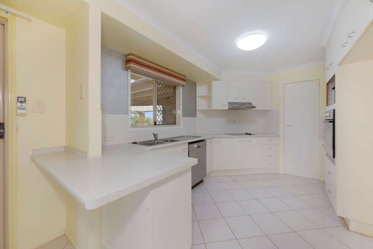 Sixth view of Homely house listing, 2 Montana Court, Avoca QLD 4670