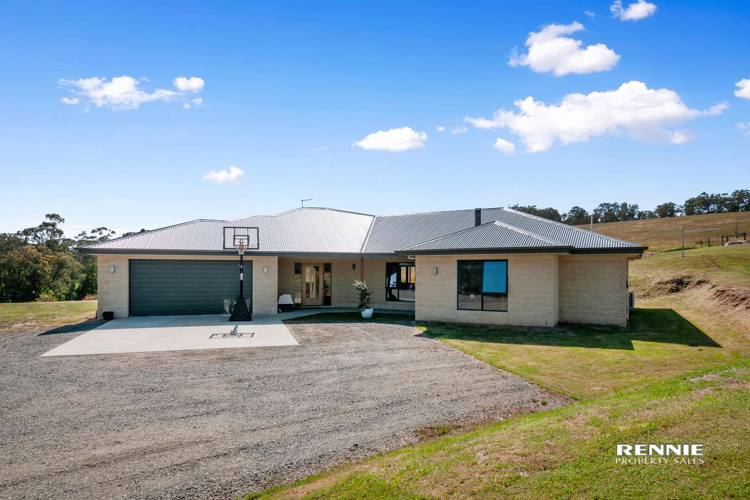Main view of Homely lifestyle listing, 21 Calladale Court, Gormandale VIC 3873