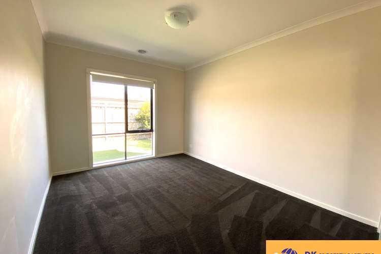 Fifth view of Homely house listing, 8 Knight Avenue, Point Cook VIC 3030