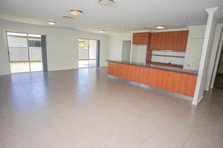 Seventh view of Homely house listing, 8 Sommerfeld Crescent, Chinchilla QLD 4413