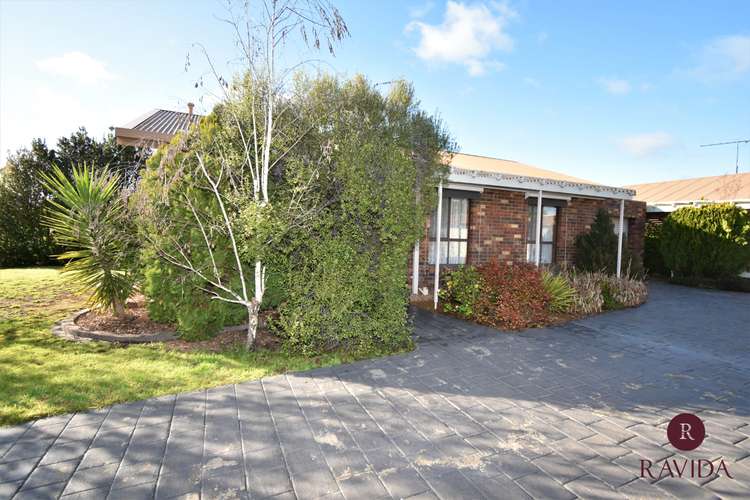 Main view of Homely townhouse listing, 1/6 PELICAN COURT, Wangaratta VIC 3677
