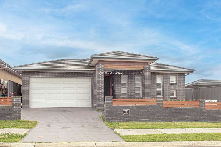 Main view of Homely house listing, 5 Petre Close, Middleton Grange NSW 2171