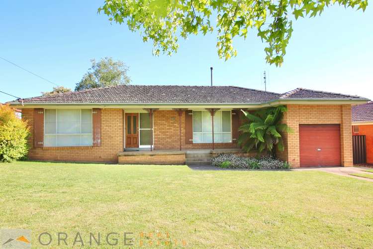 15 Benelong Place, Orange NSW 2800