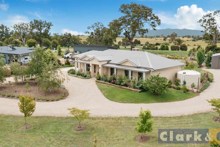 10 Greenfields Way, Mansfield VIC 3722