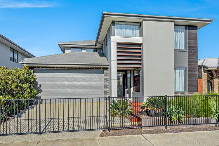 10 Observatory Street, Clyde North VIC 3978