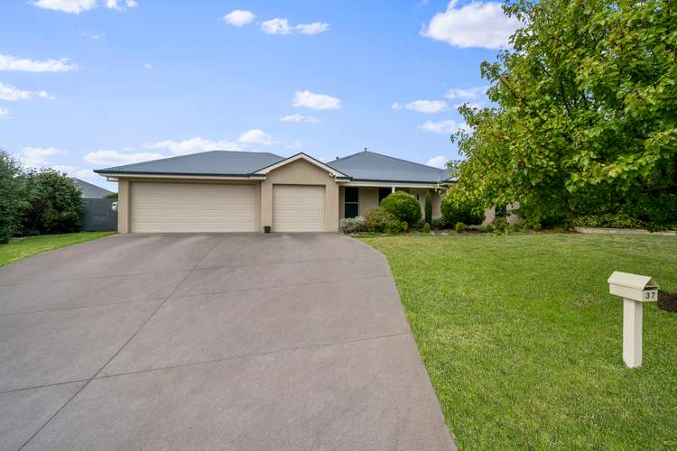 37 Hillcrest Avenue, Bowenfels NSW 2790