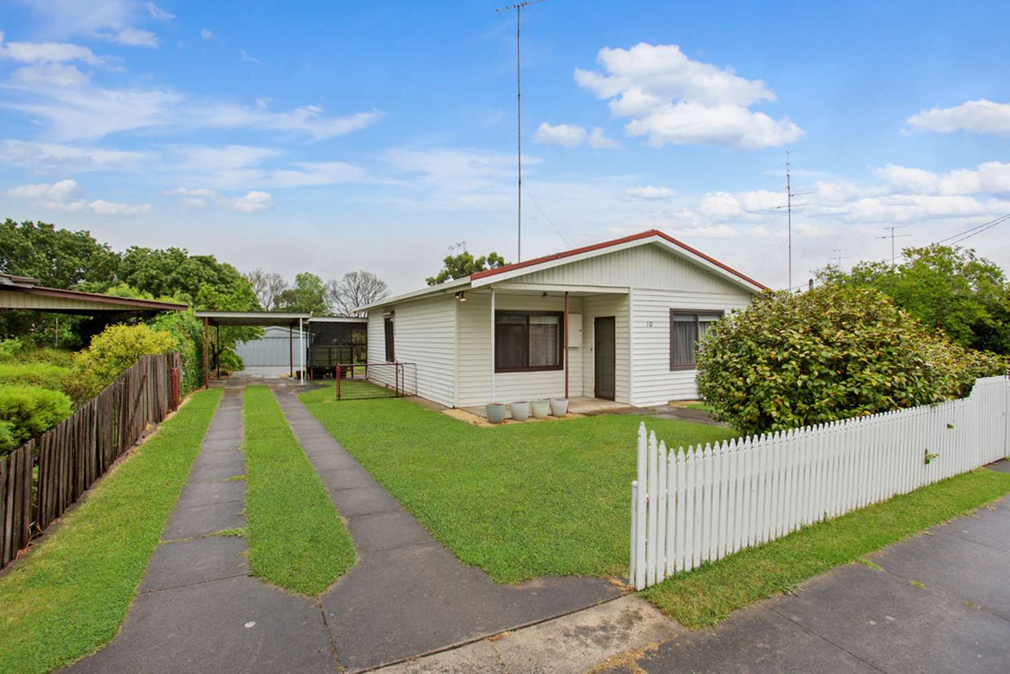 Main view of Homely house listing, 10 Moore Street, Hamilton VIC 3300