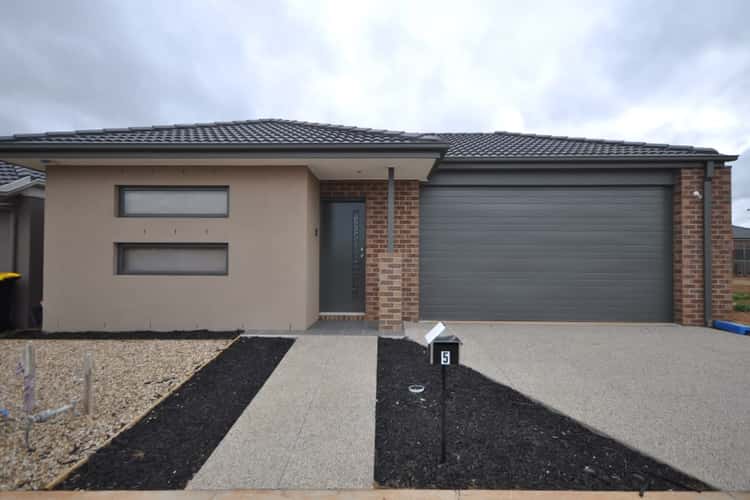 Main view of Homely house listing, 5 Jasper Way, Melton South VIC 3338