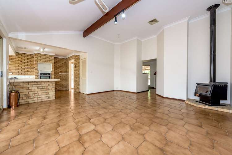 Third view of Homely house listing, 7 Wood Court, Leda WA 6170