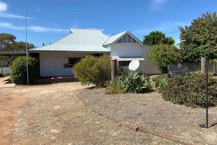 6 Massingham Street, Kellerberrin WA 6410