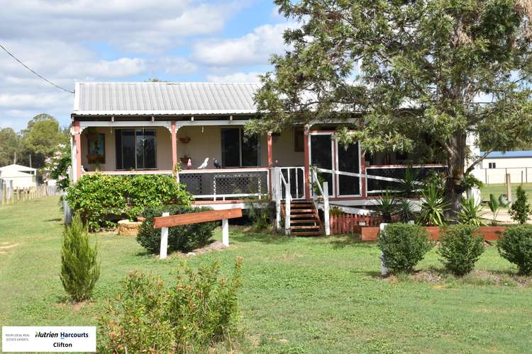 66 Donald Street, Leyburn QLD 4365