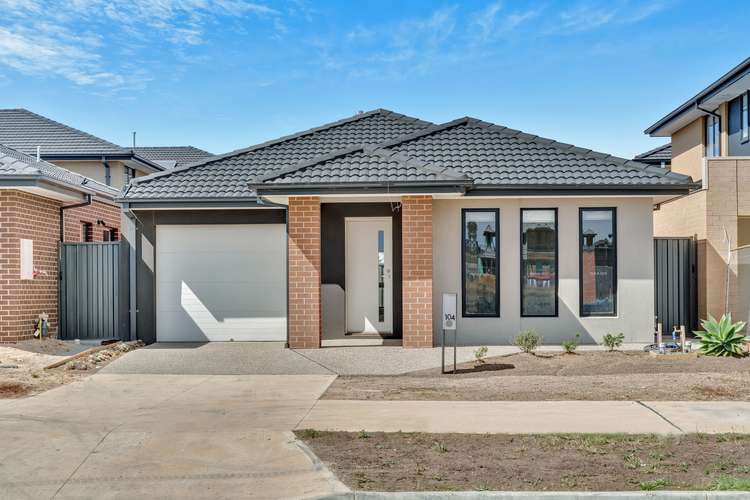 104 Fairground Promenade, Berwick VIC 3806