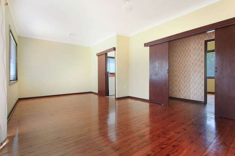 Second view of Homely house listing, 33 O'Donnell Drive, Figtree NSW 2525