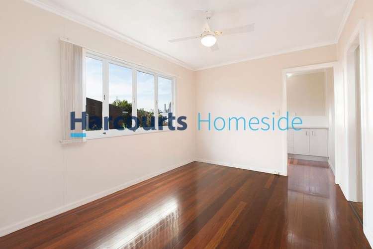 Main view of Homely unit listing, 3/24-26 Qualtrough Street, Woolloongabba QLD 4102