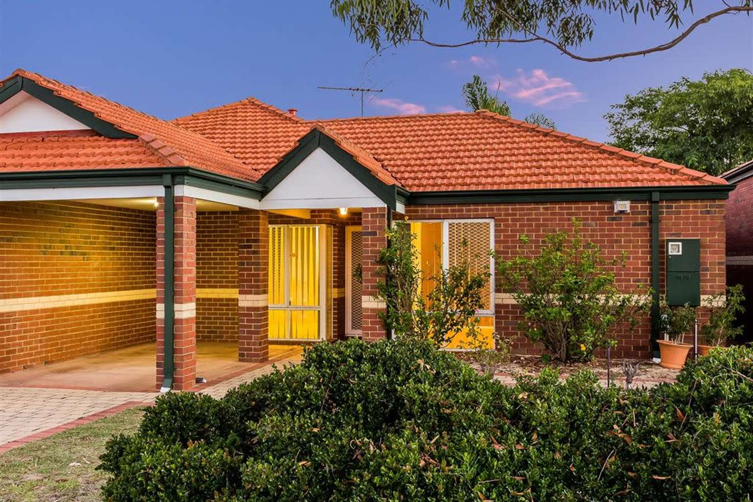 Main view of Homely house listing, 2/201 Glen Iris Drive, Jandakot WA 6164