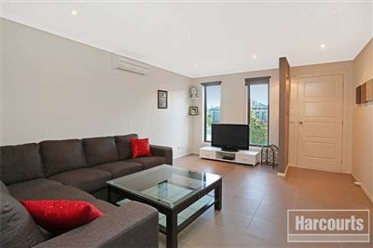 Second view of Homely house listing, 7 Pomegranate Way, Pakenham VIC 3810