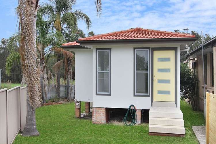 Main view of Homely unit listing, 52A Sussex Street, Berkeley NSW 2506
