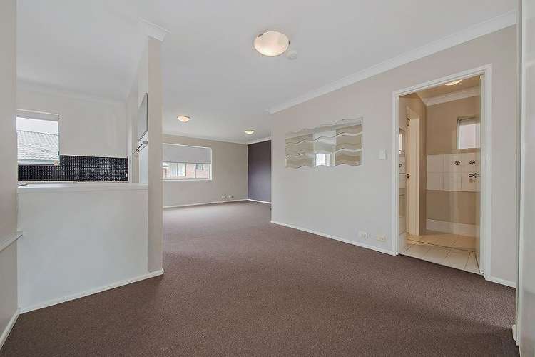 Main view of Homely unit listing, 5/42 Eighth, Coorparoo QLD 4151