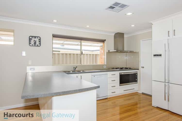 Fourth view of Homely house listing, 6 New England Vista, Aubin Grove WA 6164