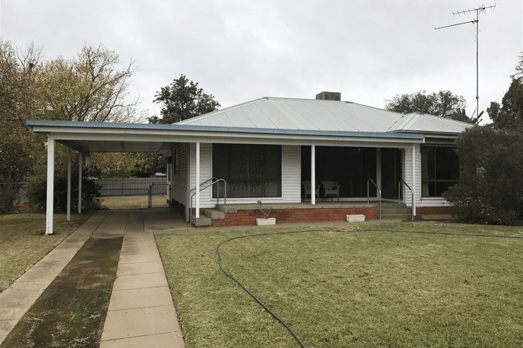 255 Piper Street, Hay NSW 2711