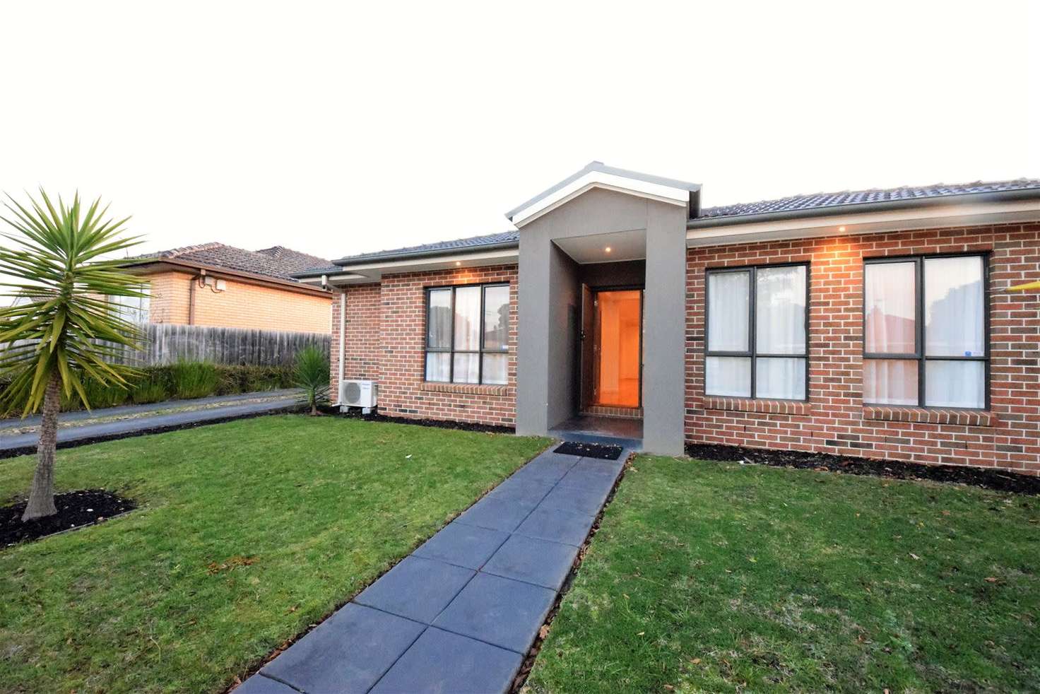 Main view of Homely townhouse listing, 1/25 Calista Avenue, Oakleigh East VIC 3166