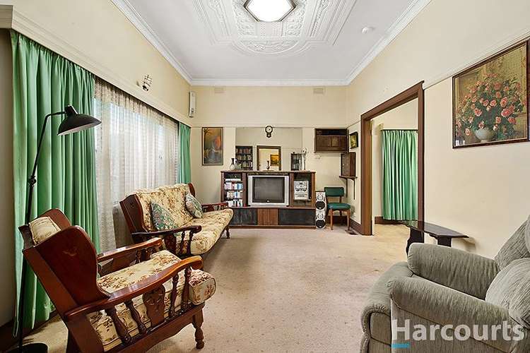 Fourth view of Homely house listing, 32 Windsor Avenue, Strathmore VIC 3041