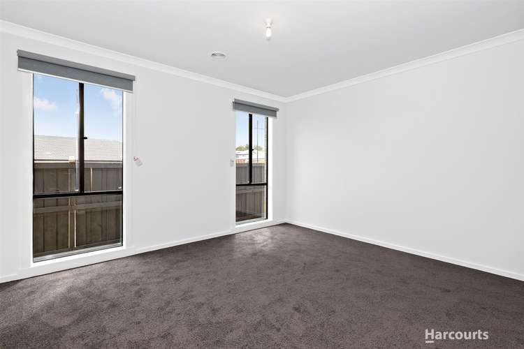 Fifth view of Homely house listing, 31 Meadowlea Crescent, Pakenham VIC 3810