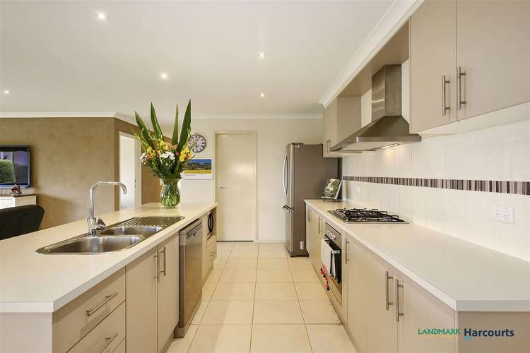Second view of Homely house listing, 6 Toronga Rise, Alexandra VIC 3714