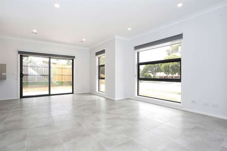 Fifth view of Homely house listing, 1/2 Wyatt Court, Glen Waverley VIC 3150