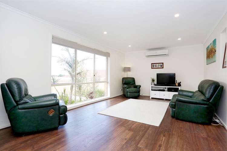 Fifth view of Homely unit listing, 2/12 Southwell Close, Endeavour Hills VIC 3802