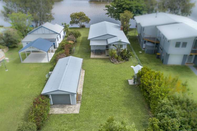 49 Carroll Avenue, Lake Conjola NSW 2539