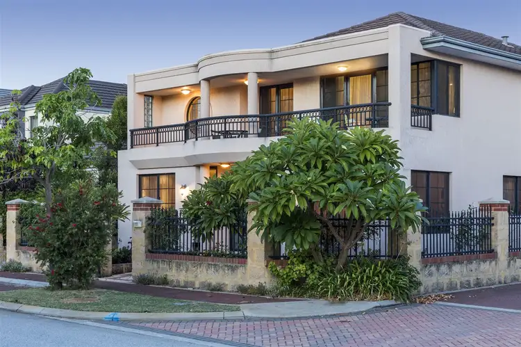 15 Clearwater Way, Ascot WA 6104