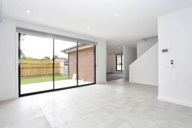 Fifth view of Homely townhouse listing, 1/30 Winmalee Drive,, Glen Waverley VIC 3150