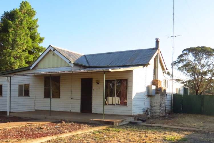 111 Railway Road, West Wyalong NSW 2671