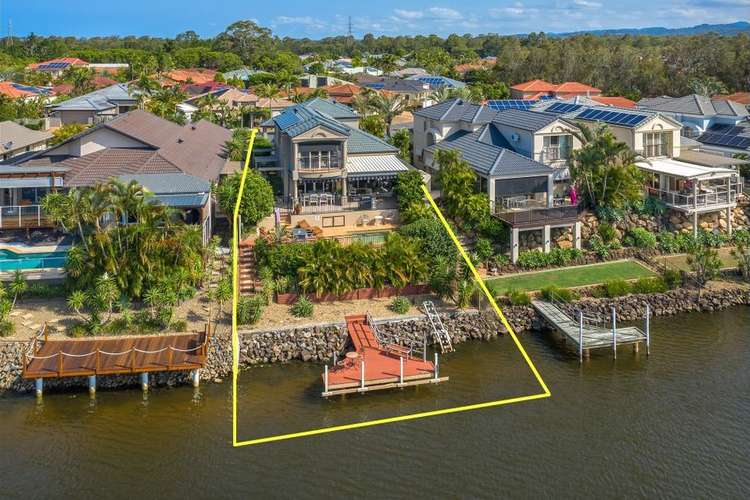 1 Sternway Place, Clear Island Waters QLD 4226