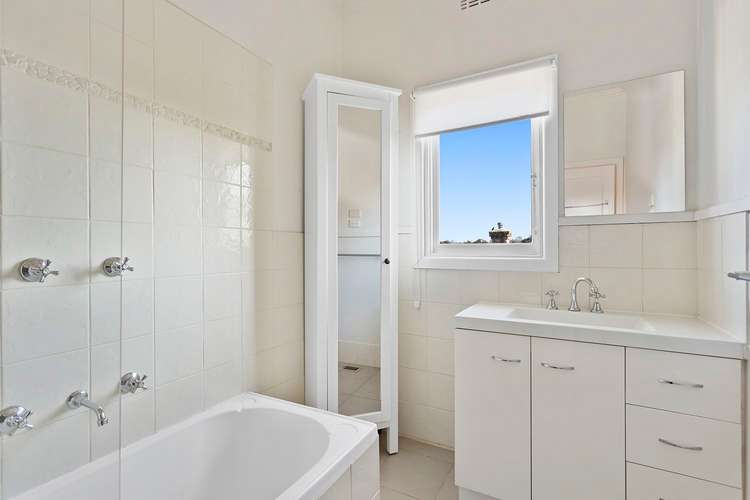 Fifth view of Homely house listing, 1/11 Armstrong Ave, Drouin VIC 3818