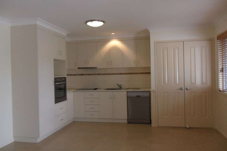 Main view of Homely unit listing, 2/22 Queen Street, Clifton QLD 4361