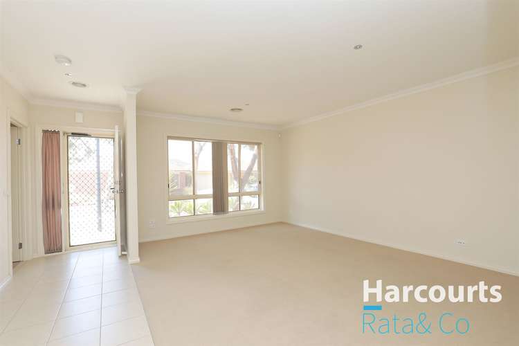 Fifth view of Homely house listing, 2 Penola Drive, South Morang VIC 3752