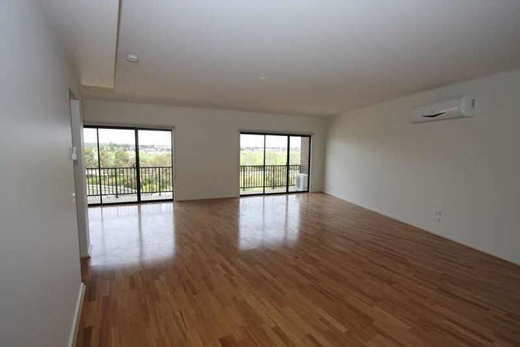 Second view of Homely townhouse listing, 24 Alexander Circuit, Craigieburn VIC 3064