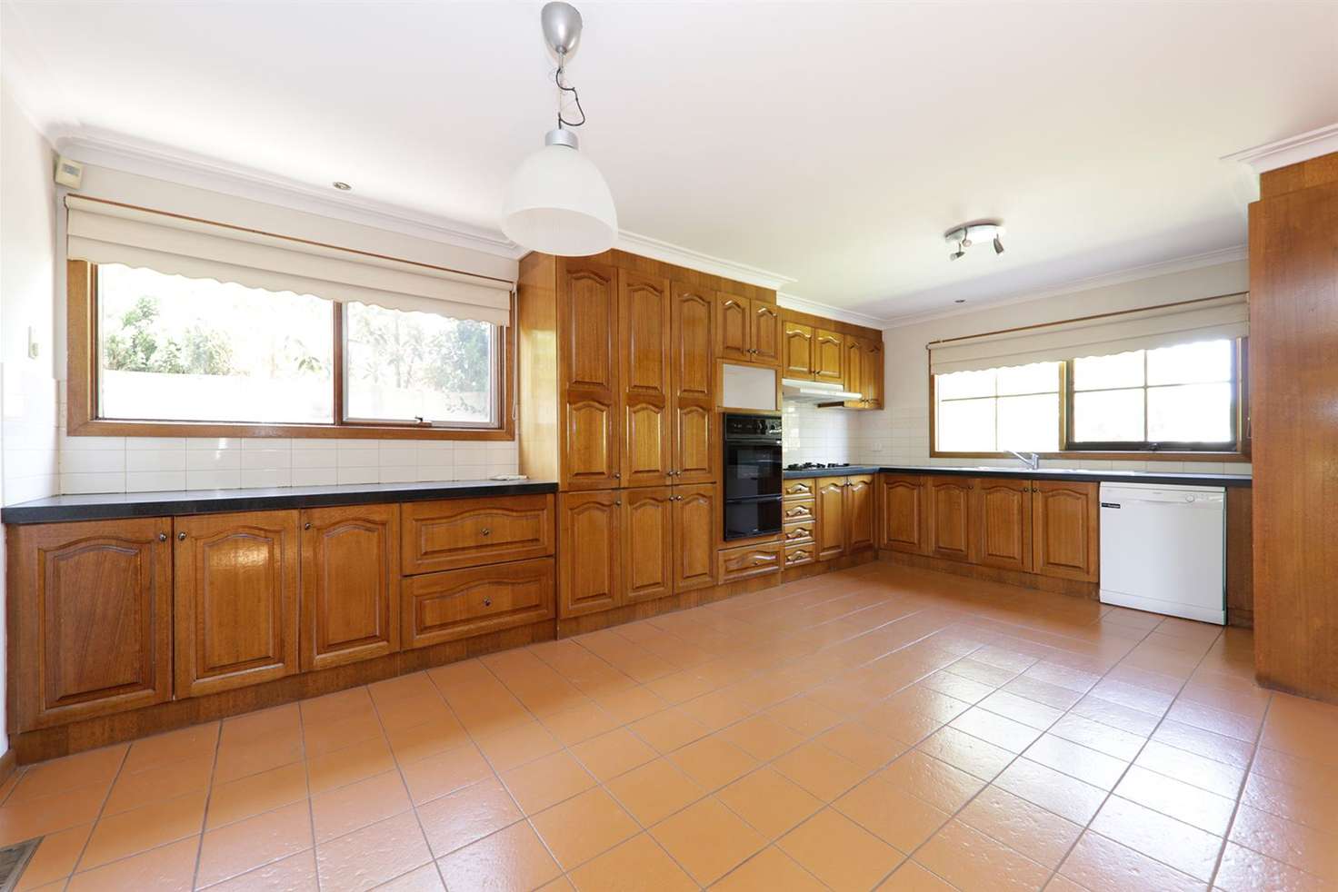 Main view of Homely house listing, 10 Whites Lane, Glen Waverley VIC 3150