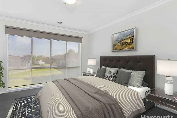Sixth view of Homely house listing, 8 Golden Wattle Court, Cranbourne VIC 3977