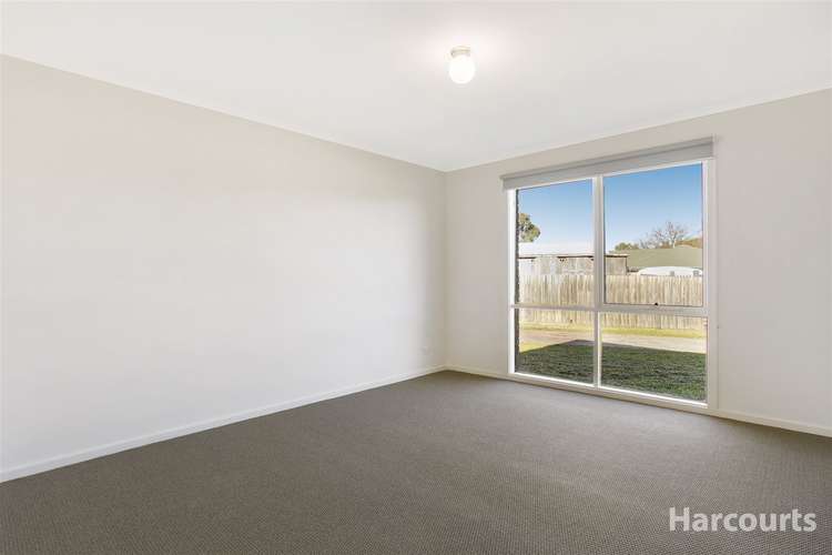 Fourth view of Homely house listing, 2 Marshall Close, Carrum Downs VIC 3201