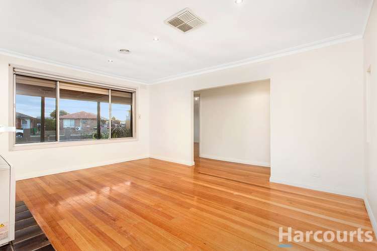 Fifth view of Homely house listing, 6 Balmain Court, Lalor VIC 3075