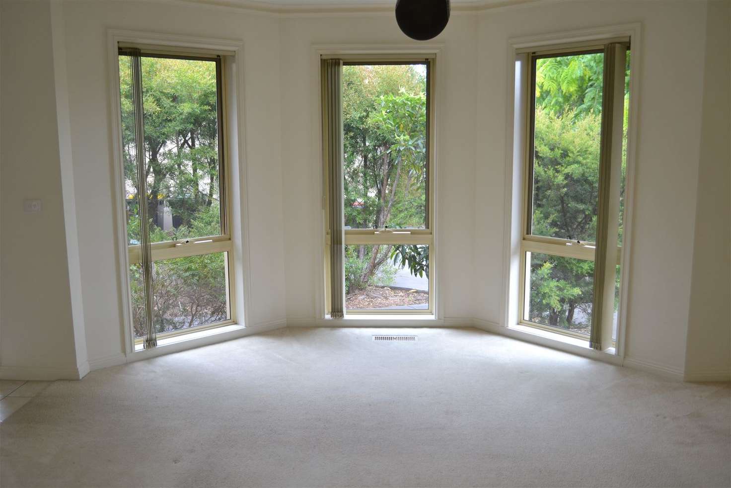 Main view of Homely townhouse listing, 2/8 Kingsley Grove, Mount Waverley VIC 3149