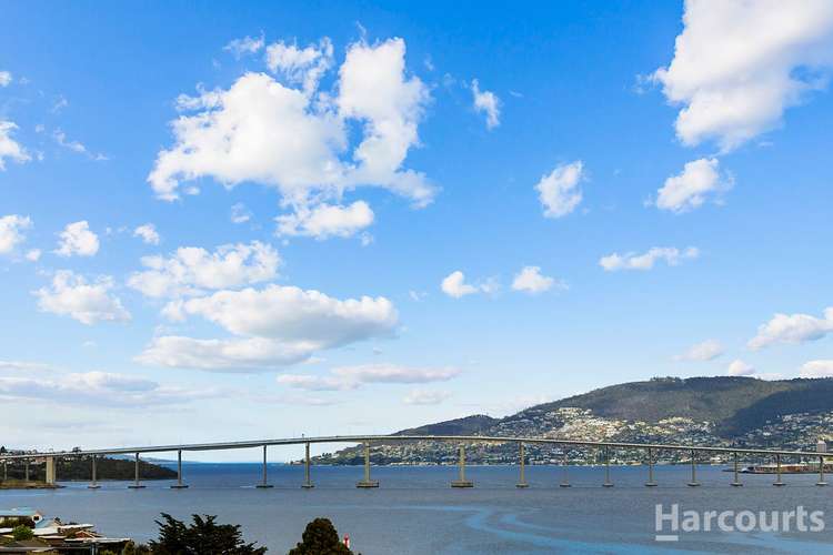 Fifth view of Homely villa listing, 1/158 Derwent Avenue, Lindisfarne TAS 7015