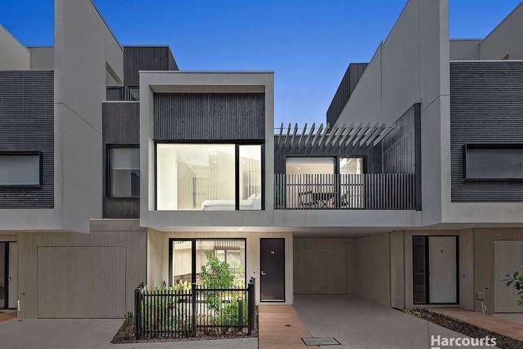 Main view of Homely townhouse listing, 34 Kokoda Place, Mordialloc VIC 3195