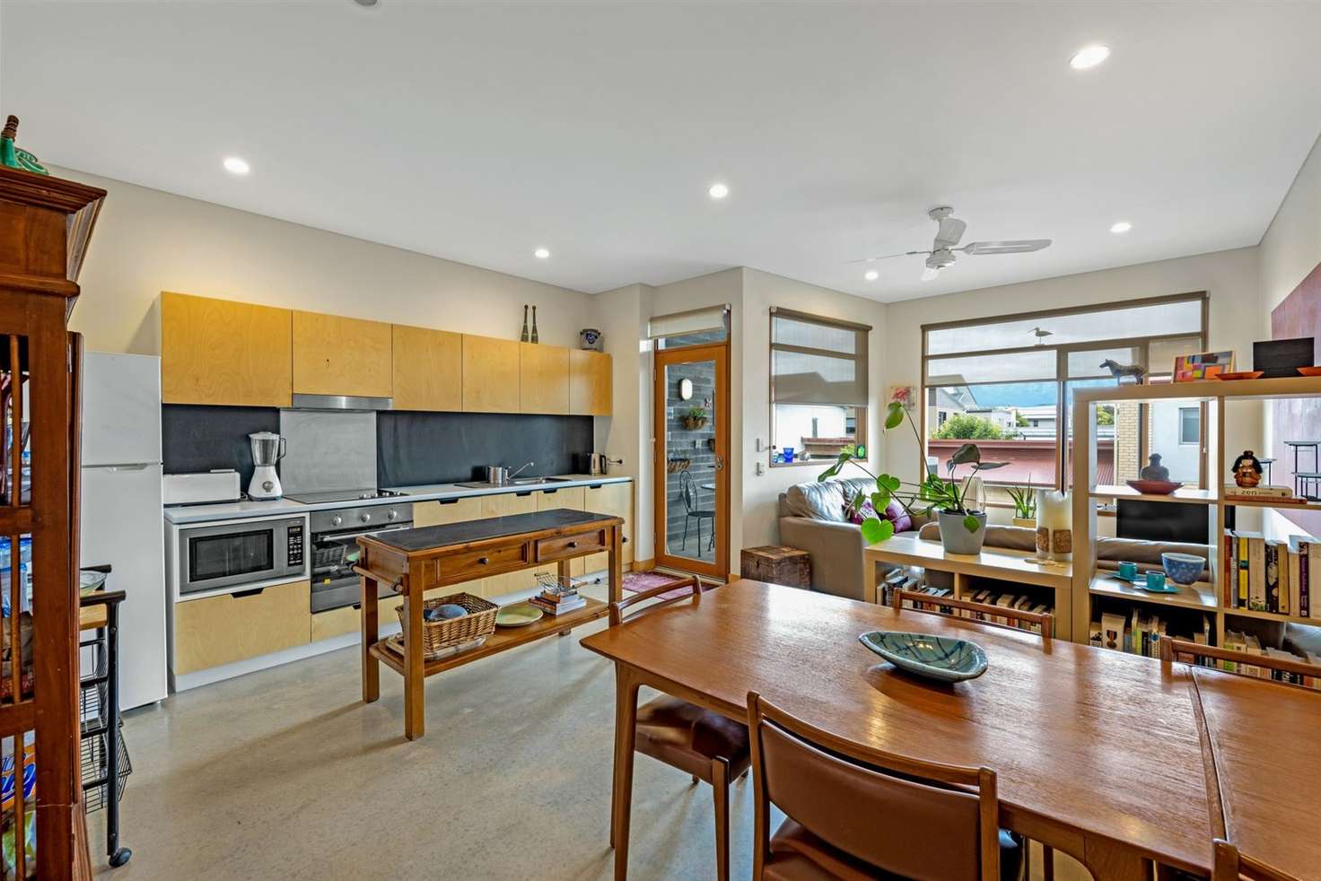 Main view of Homely unit listing, 2/6 Treloar Court, Campbelltown SA 5074