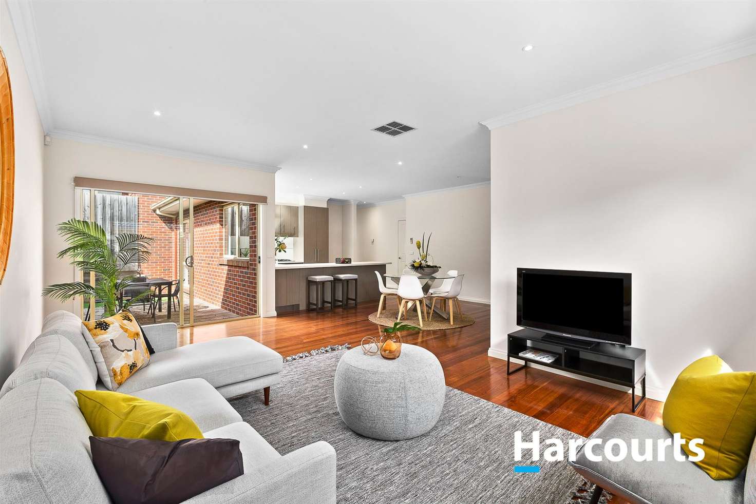 Main view of Homely unit listing, 2/21 Edwards Street, Burwood VIC 3125