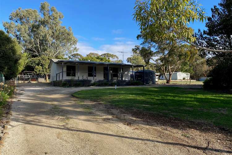 14 West Road, Watervale SA 5452